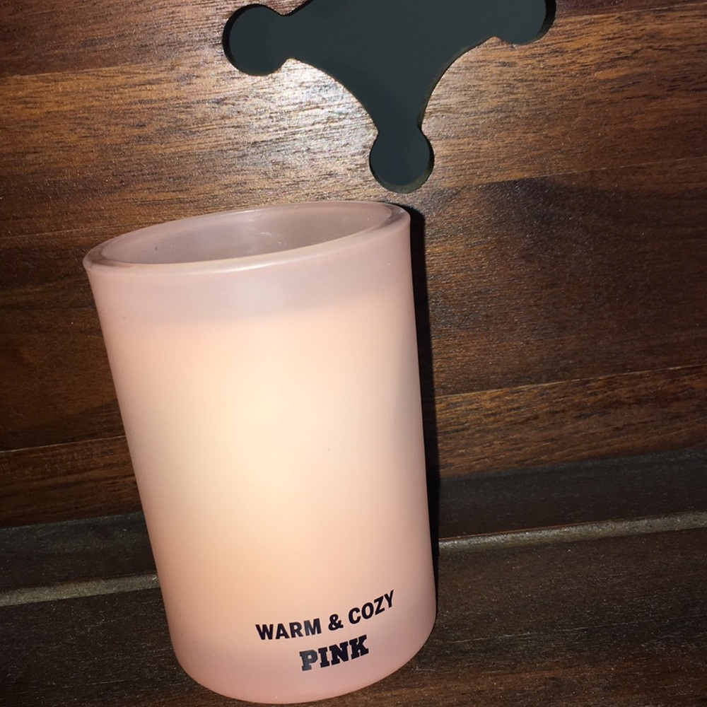 FIrM Lot of 4 candles NEW VS PinK warm & cozy - Picture 8 of 10